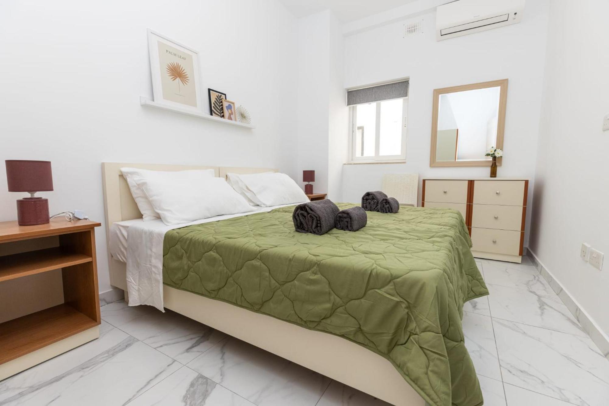 Bordino 2 Bedroom Apartment セント・ポールズ・ベイ エクステリア 写真